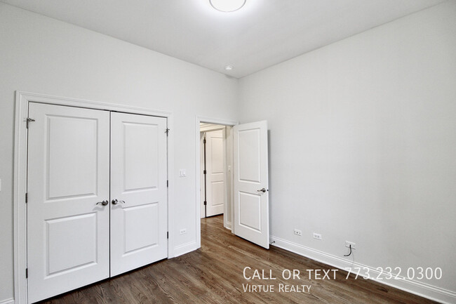 Building Photo - Fulton Market Condo-Quality 3 bedroom 2 ba...