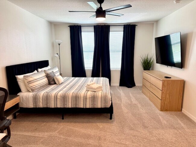 Building Photo - Townhome for rent with garage in Champions...