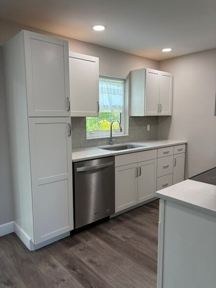 Kitchen - 7015 Cedarhurst Dr