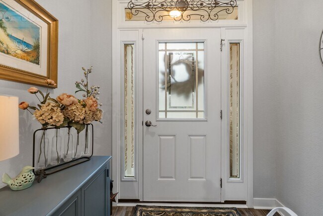 Building Photo - Luxury Townhome for Rent near Regent!
