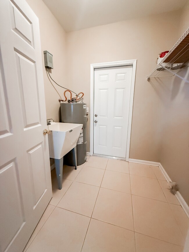 Building Photo - 113 Spokan Trail