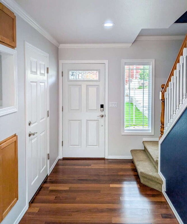 Building Photo - 11625 Center Rd