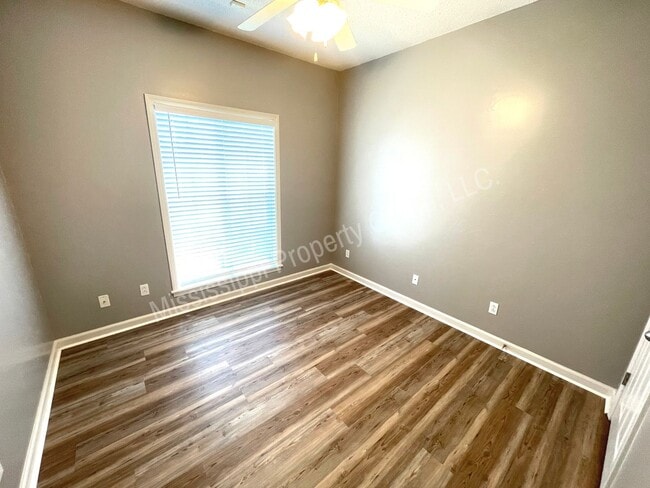 Building Photo - 3BD/2BA FOR RENT