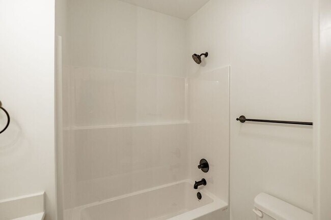 Building Photo - 232 Vine St