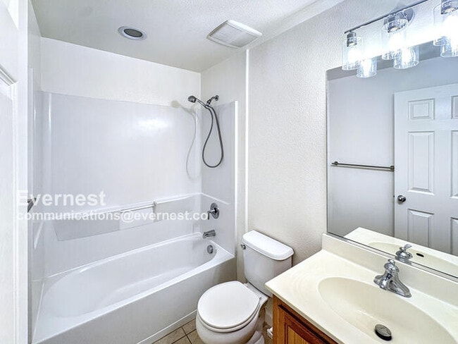 Building Photo - 69 Ede Ln