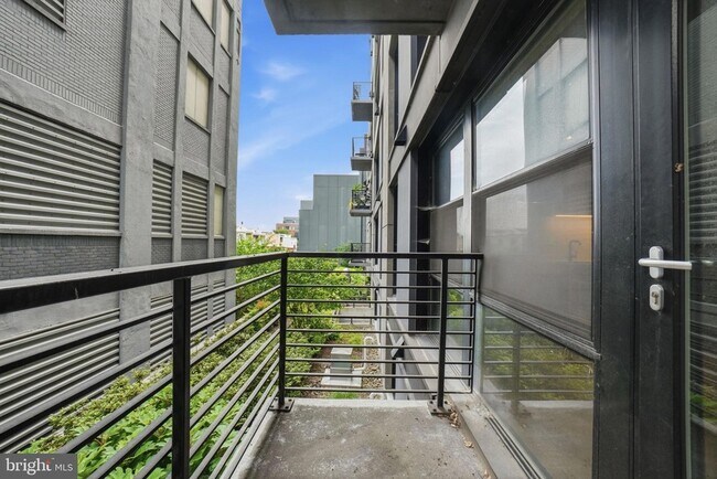 Building Photo - 1625 Eckington Pl NE