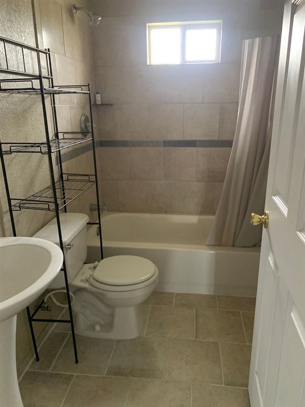 Building Photo - 946 Rickey Dr