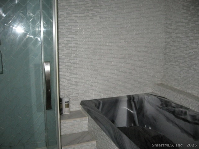 Building Photo - 105 Edin Ave