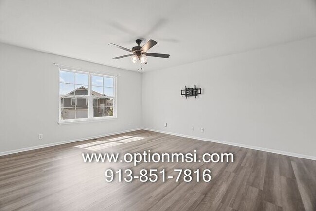 Building Photo - Beautiful 3-Bedroom Home with Modern Finishes & Fantastic Amenities!