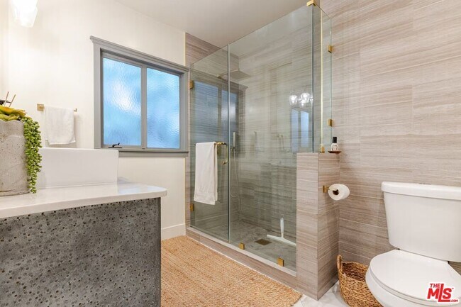 Building Photo - 12208 Laurel Terrace Dr