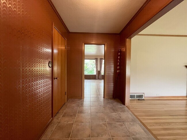 Building Photo - Timeless Character Meets Spacious Living i...