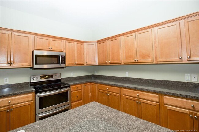 Building Photo - 110 Willow Creek Ln