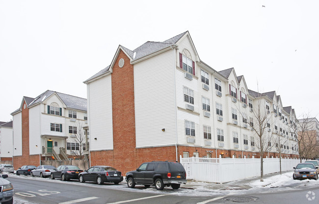 Building Photo - 1426 Loring Ave