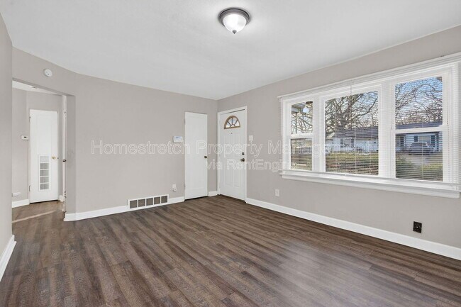 Building Photo - 9868 Lorna Ln