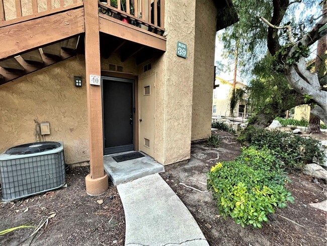 Building Photo - PET FRIENDLY One Bedroom Condo in a Peacef...