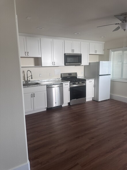 Building Photo - 760 El Nido St