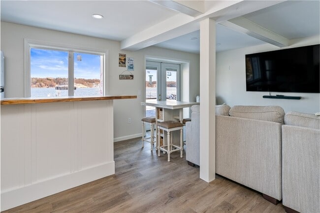 Building Photo - 1350 Bay Shore Blvd