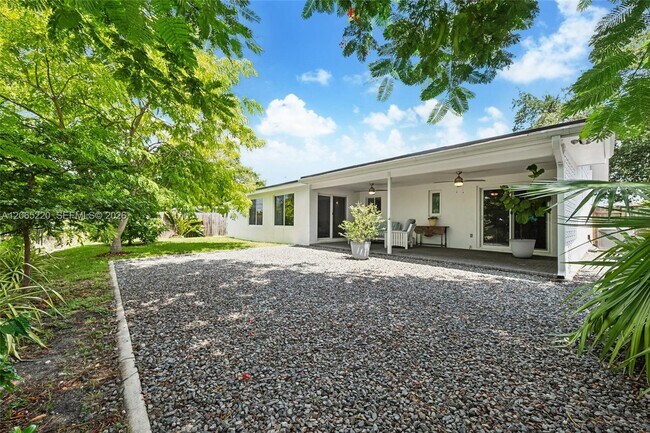 Building Photo - 7450 SW 36th St