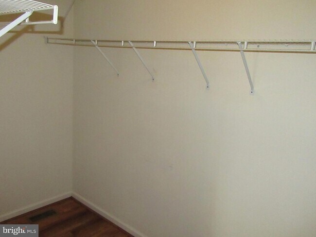 Building Photo - 525 Southampton Ln