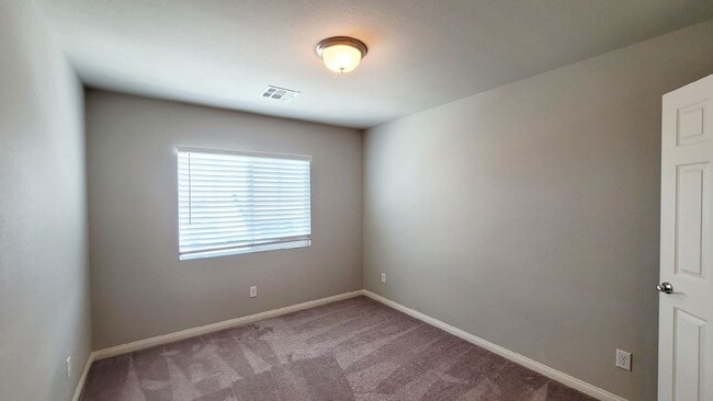 Building Photo - 7275 Shannon Ridge Ct