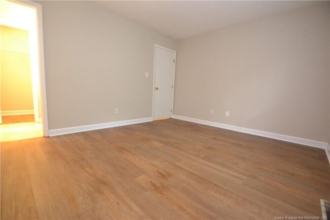 Building Photo - 1512 E Lenoir St