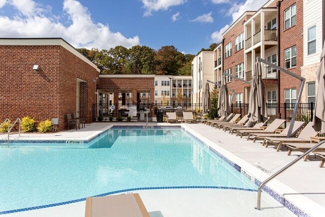 Building Photo - 300 Prominence Point Pkwy