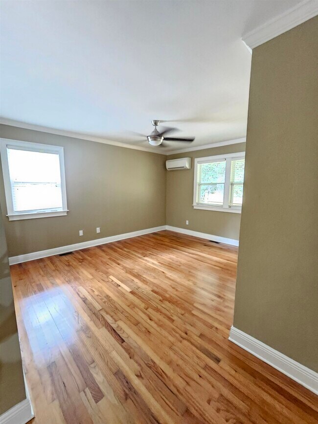 Building Photo - 850 Brookwood Dr