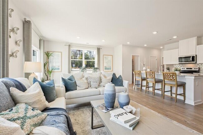 Building Photo - 1725 Harper Lily Ln