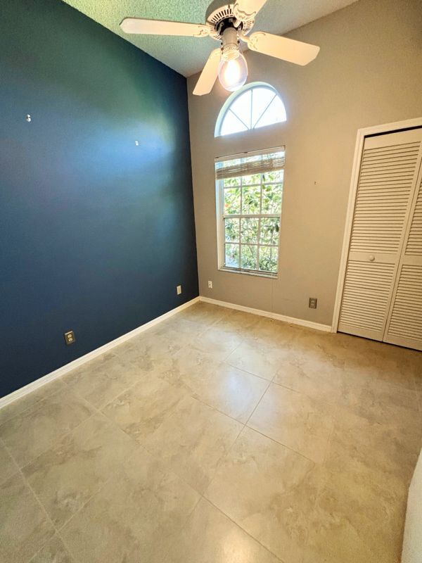 Building Photo - 1379 California Dr