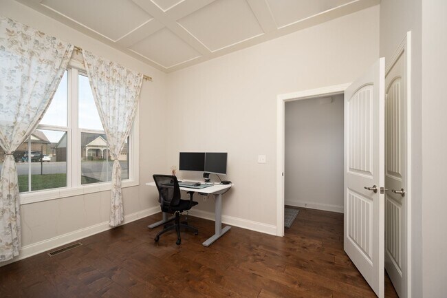 Building Photo - **LIKE NEW EXECUTIVE HOME IN A CUL-DE-SAC ...