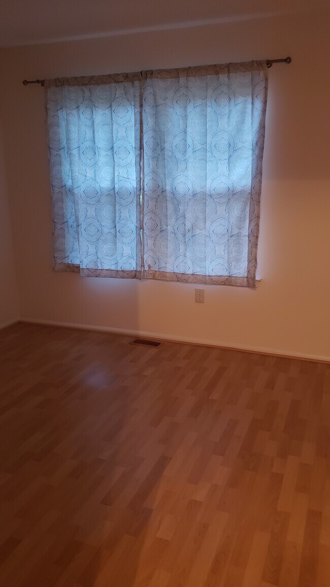 Building Photo - 76 Drewes Ct