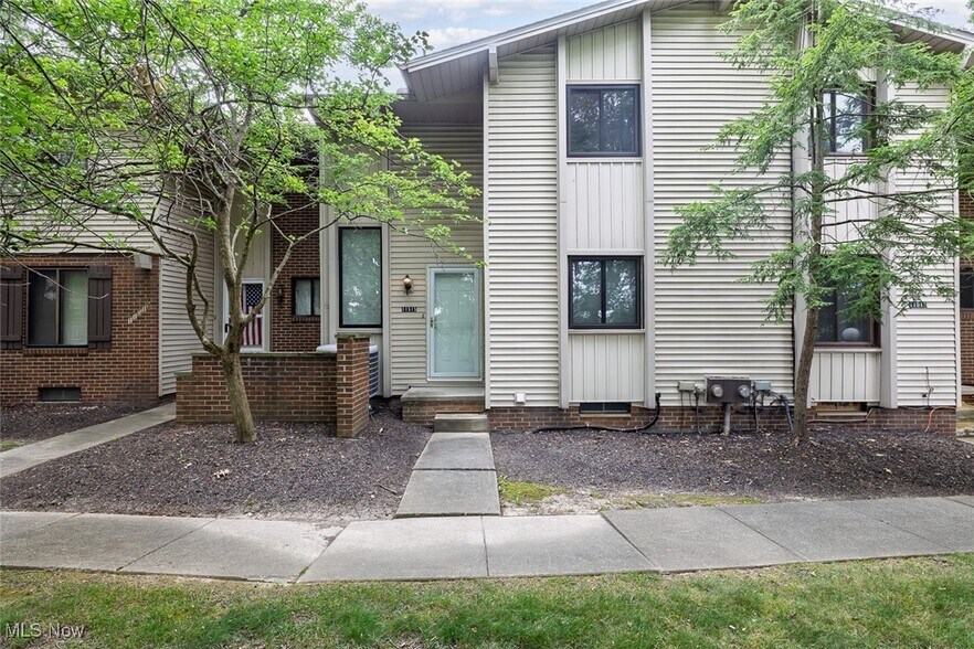 Primary Photo - 11515 Pearl Rd