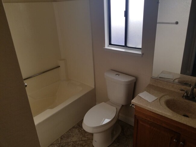 Building Photo - 10943 Countryview