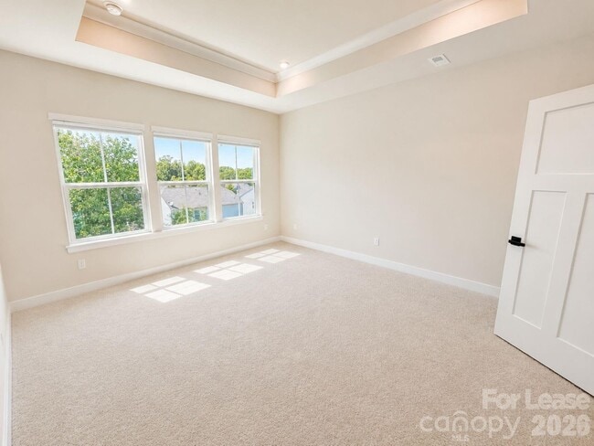 Building Photo - 9802 Oaklawn Blvd NW