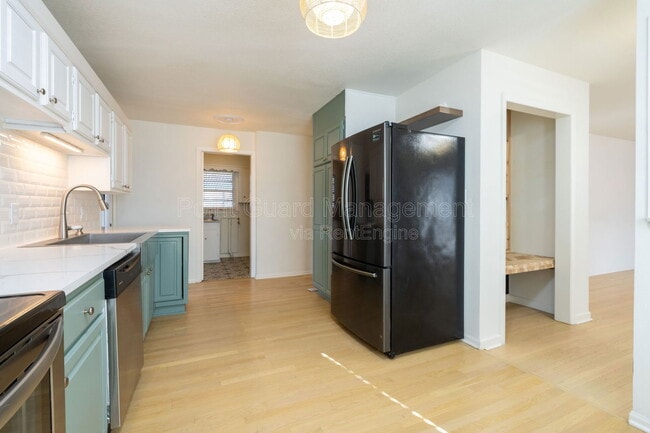 Building Photo - 6002 E 8th St N