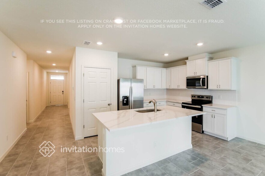 Building Photo - 533 Seaspray Dr