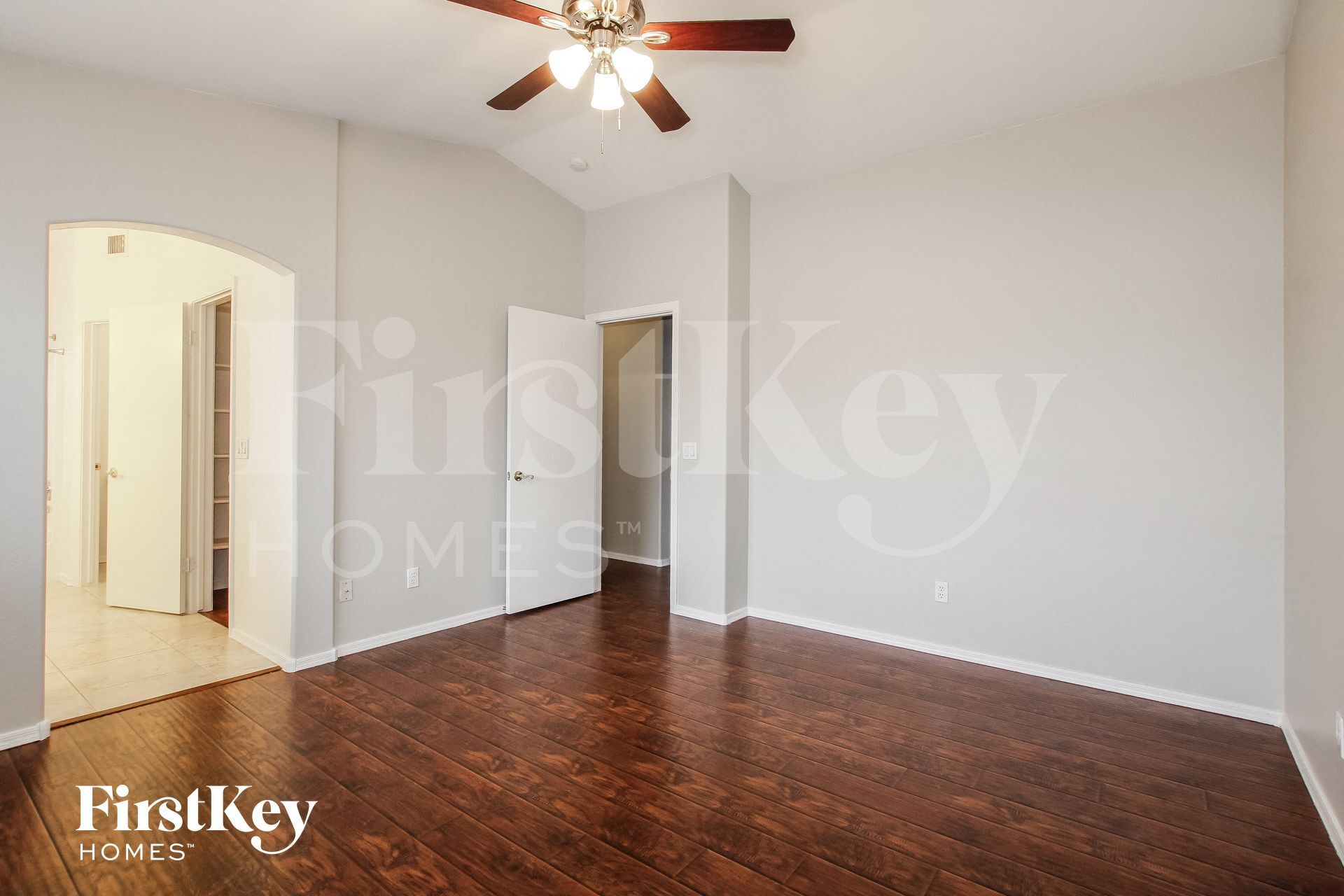 Building Photo - 8564 W Sunnyslope Ln