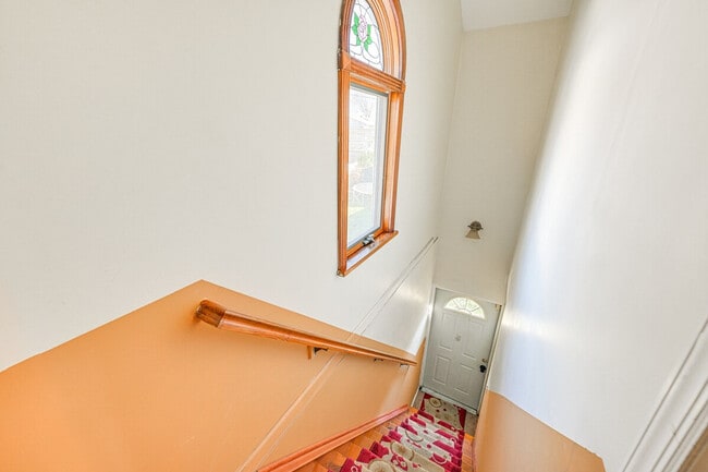 Building Photo - 35 Butternut Ln