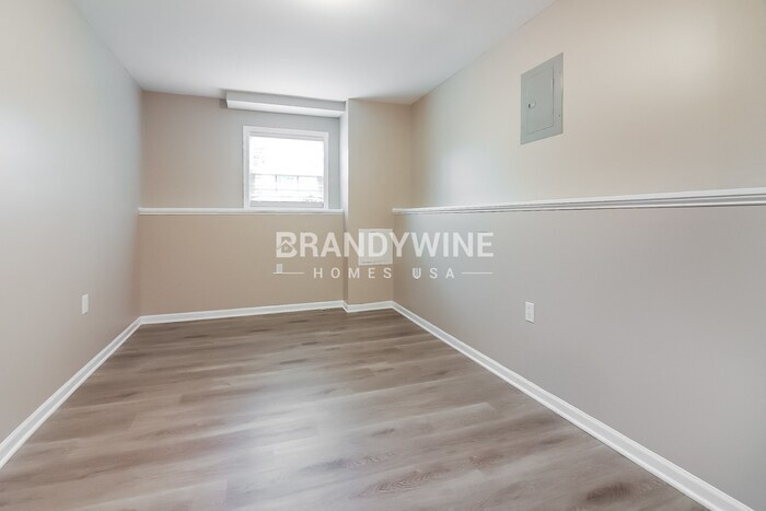 Building Photo - 106 W Laredo Trail