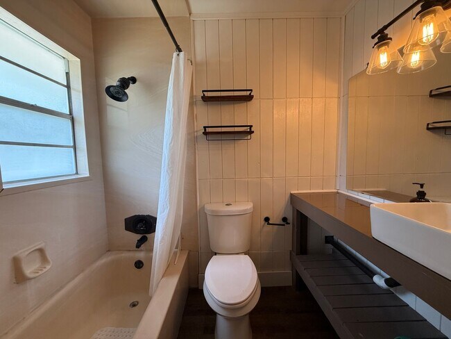 Building Photo - Beautiful Port Orange 4 Bed 2.5 Bath Serene Home Available IMMEDIATELY!