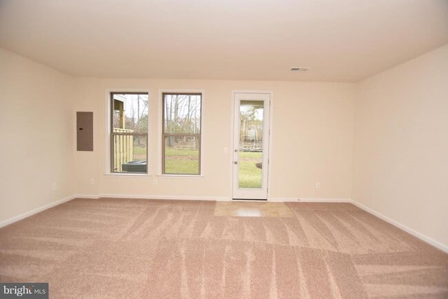 Building Photo - 42452 Dogwood Glen Square