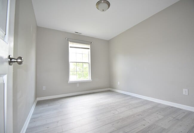 Building Photo - 614 N Highland Park Ave