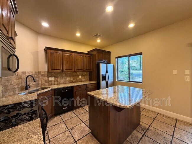 Building Photo - 2075 S Sir Monte Dr