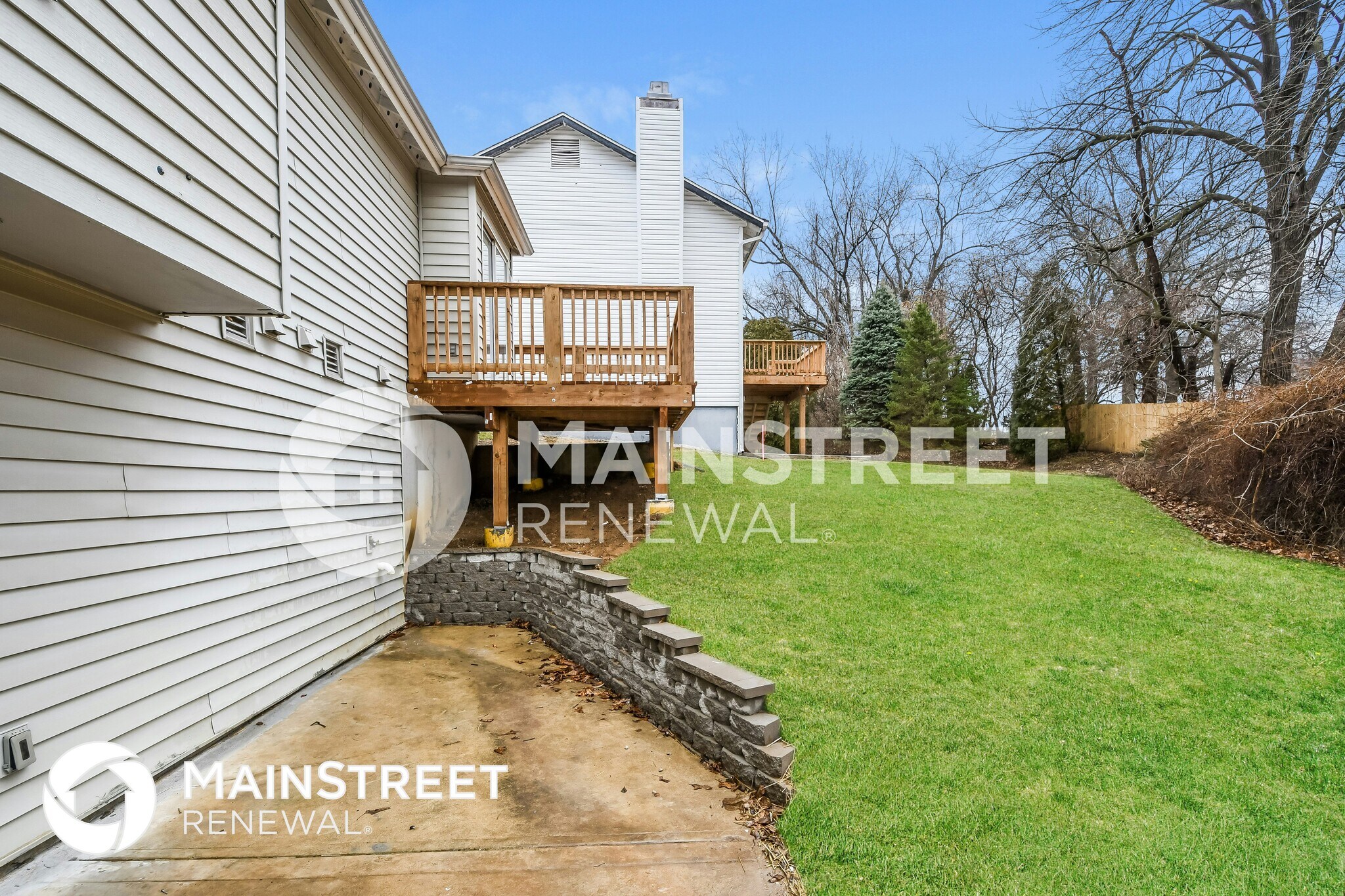 Building Photo - 5354 Trailview Dr