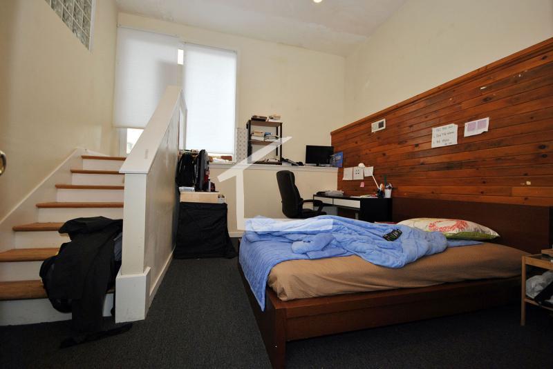 Building Photo - 127 Glenville Ave