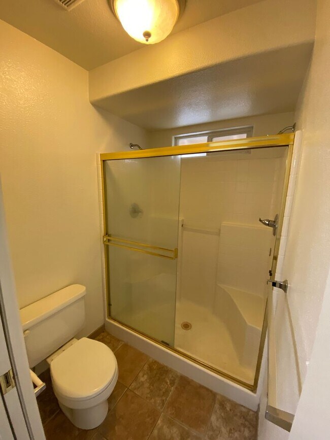 Building Photo - Coming soon, Beautiful Home located SE Visalia!