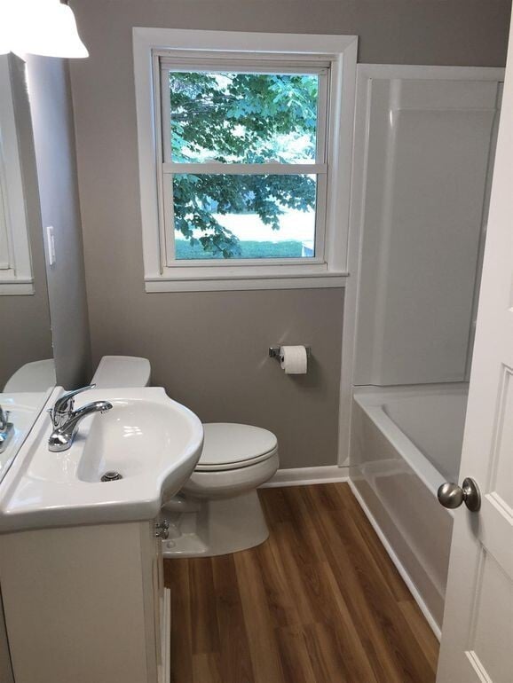 Building Photo - AVAILABLE JULY 15TH.  3 BEDROOM 1 1/2 BATH...