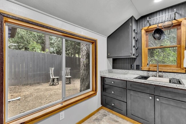 Building Photo - 54105 S Circle Dr
