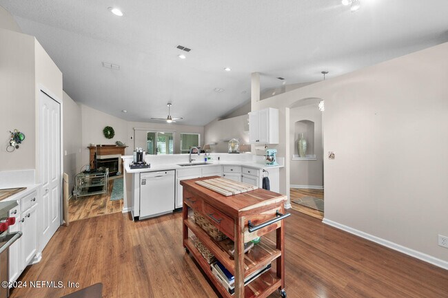 Building Photo - 2389 Glade Springs Dr