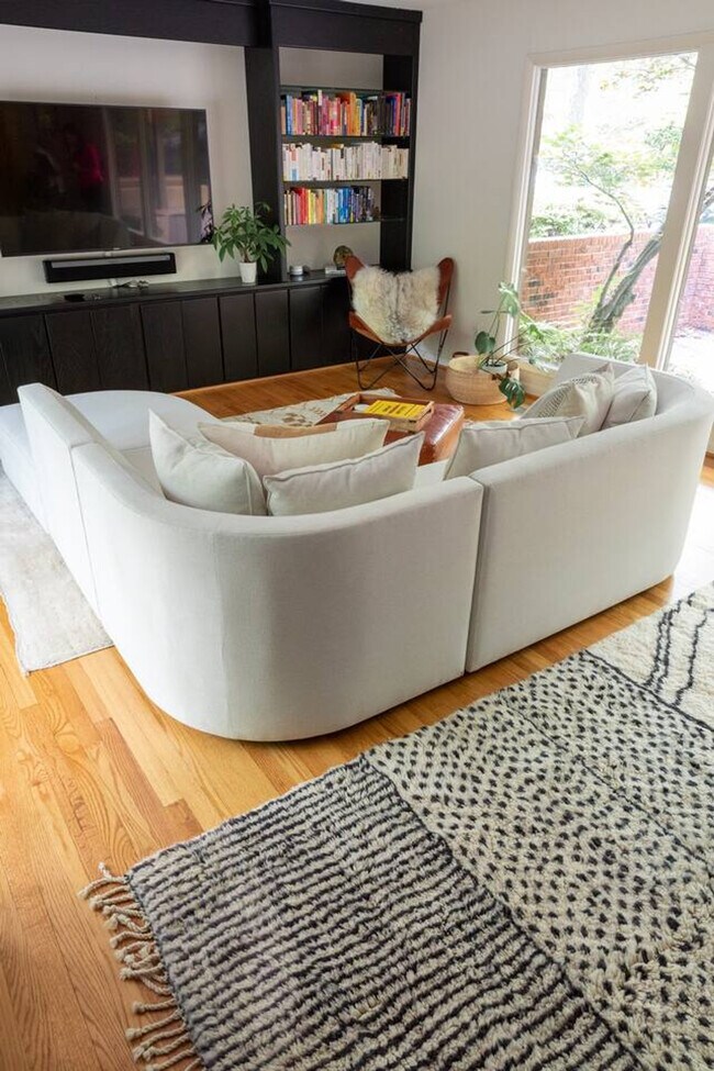 Building Photo - 603 Rock Creek Rd